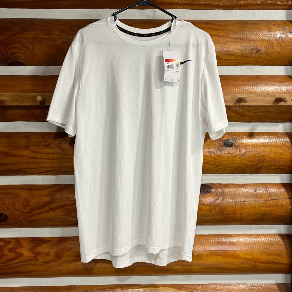 Nike Men's Classic White Tee‎